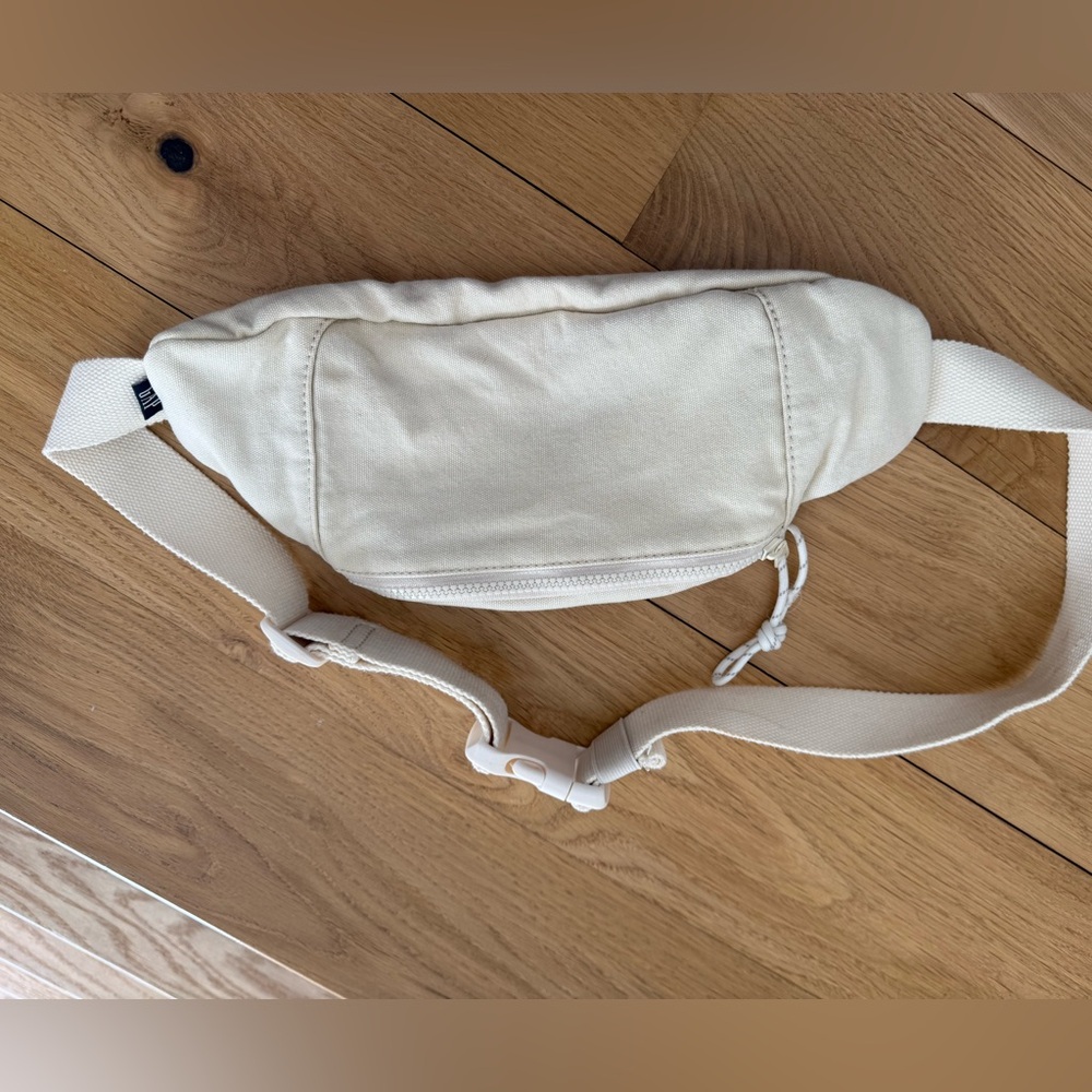 GUC Gap Cream Canvas Waist Fanny Pack Bag
